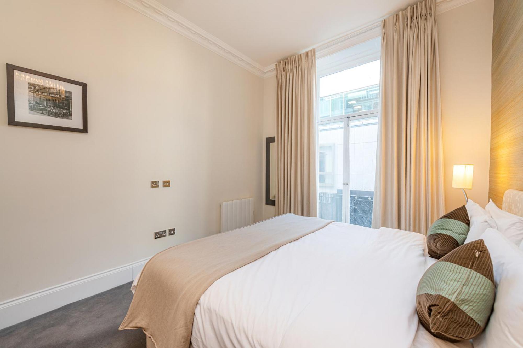 20 Hertford Street - Mayfair Apartments Лондон Номер фото